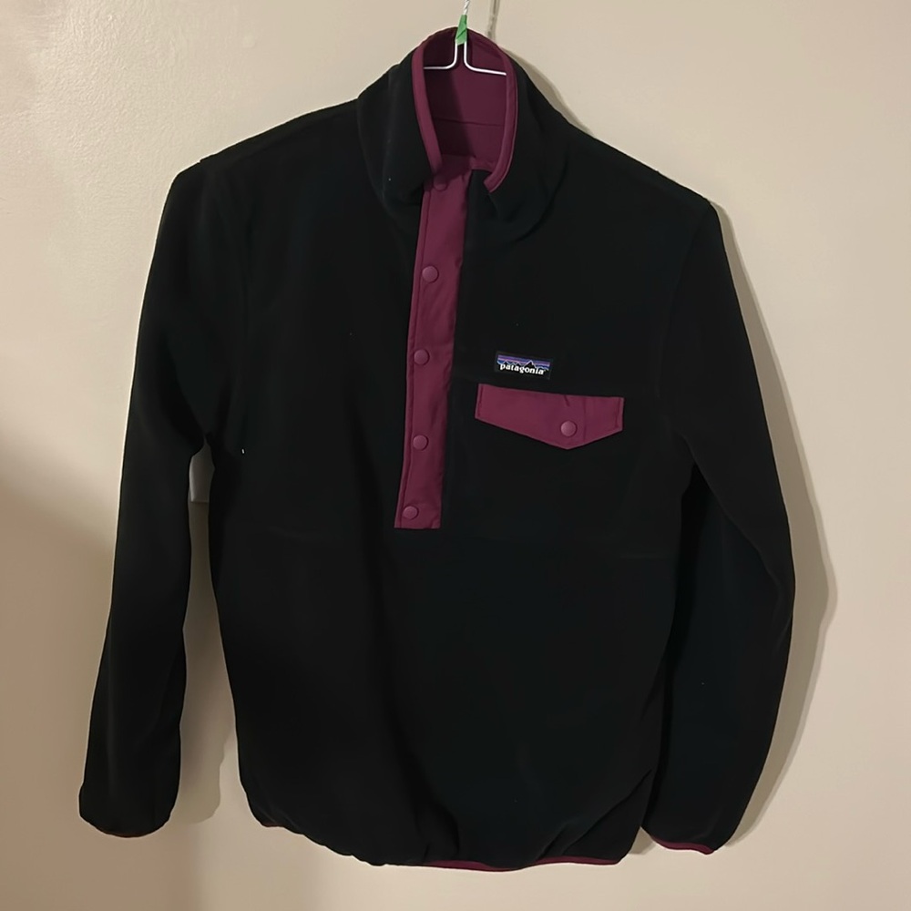 Patagonia Reversible Magenta & Black Pullover Size Small